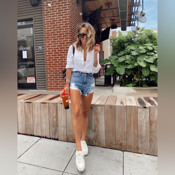 A&F mid rise Boyfriend shorts - Picture 1 of 3